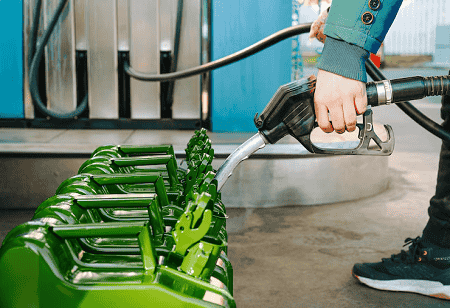 Gadkari Seeks 5% GST on Crude Ethanol to Boost Flex-Fuel Vehicles